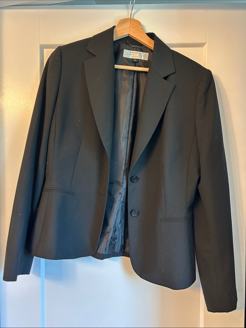 Tahari ASL Black Women's Tailored Two-Button Blazer, size 6